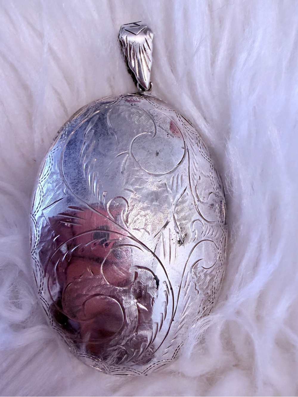 925 Silver Ornate Oval Locket Pendant - Silver